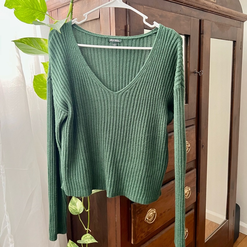Green cozy ribbed sweater